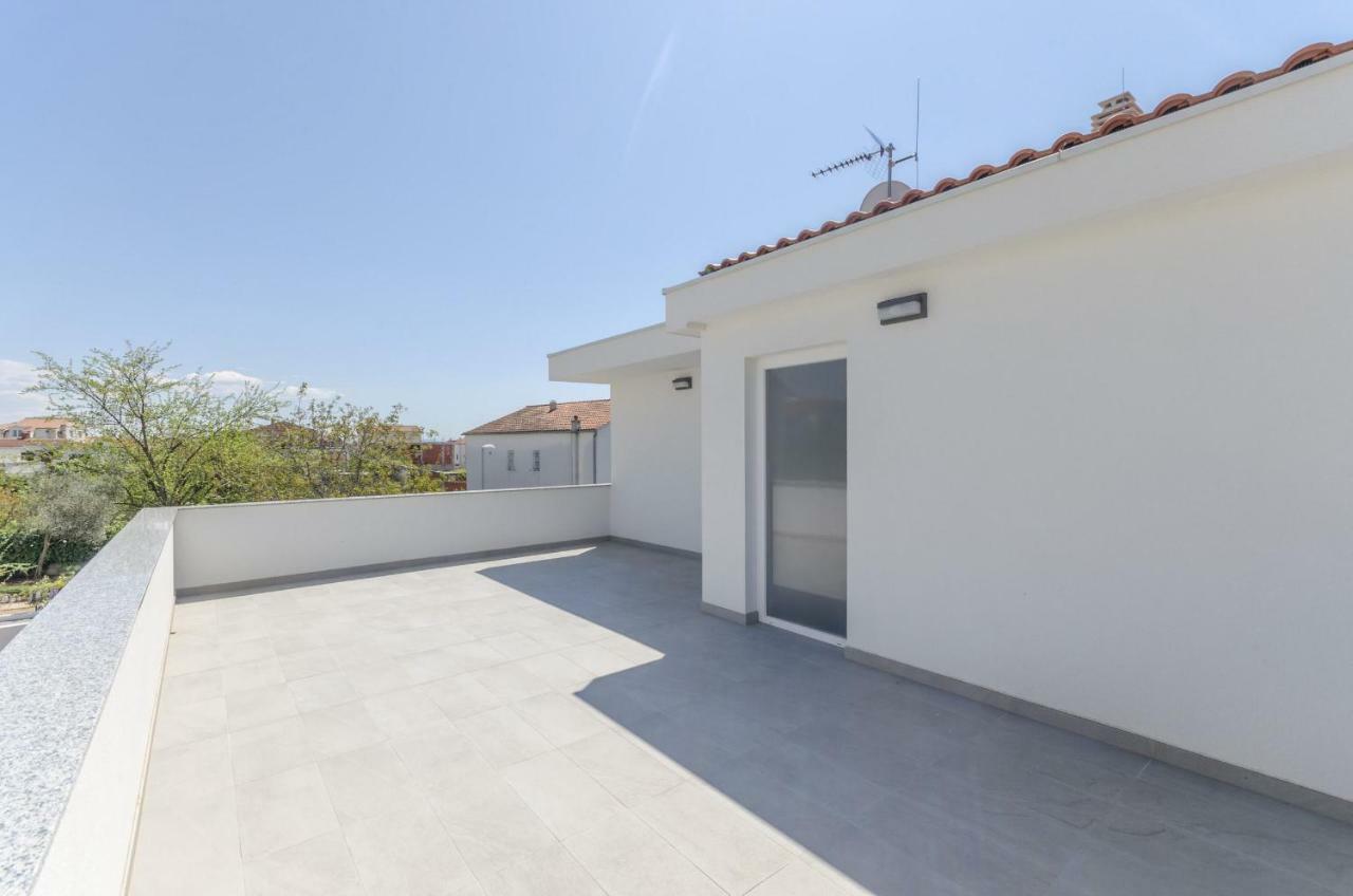 Endless Summer Apartment *