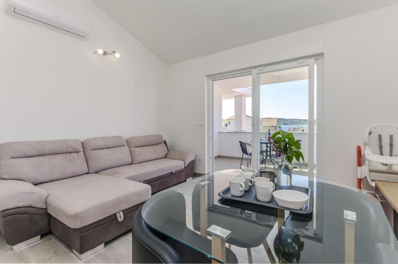 Endless Summer Apartment *